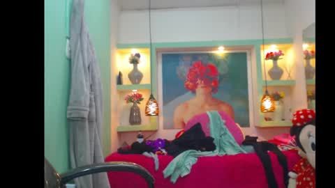 Snapshot of lorenapinto_ chatting on 04/05/26, 08:28 lore online show from 04/05/26, 08:28