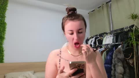 Snapshot of lorennameliyy chatting on 03/07/25, 08:11 Amelia online show from 03/07/25, 08:11