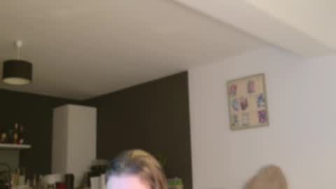 Snapshot of lorennameliyy chatting on 10/10/25, 07:02 Amelia online show from 10/10/25, 07:02