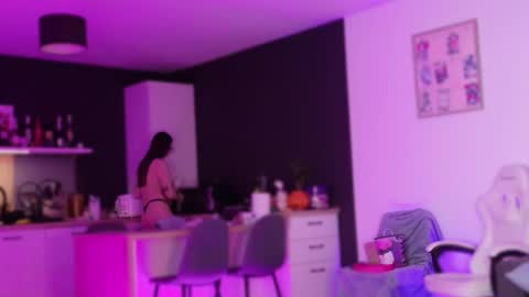 Snapshot of lorennameliyy chatting on 12/21/25, 05:25 Amelia online show from 12/21/25, 05:25