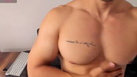 Snapshot of lorenzo_ferrec chatting on 03/10/26, 12:04 Lorenzo F online show from 03/10/26, 12:04