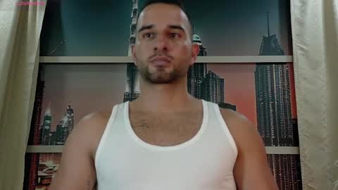  L O R E N Z O  Thumbs Up help  online show from 05/20/26, 05:41
