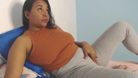 Snapshot of loretta_ chatting on 05/27/26, 10:18 Loretta Gmez online show from 05/27/26, 10:18