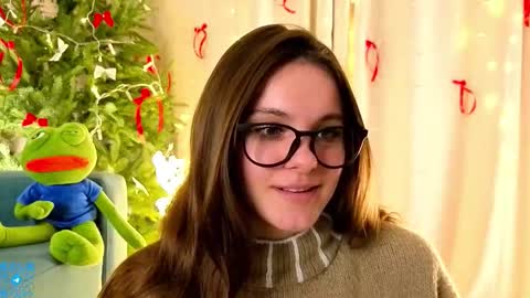 Chloe for Fan BlackHole online show from 12/19/25, 05:53