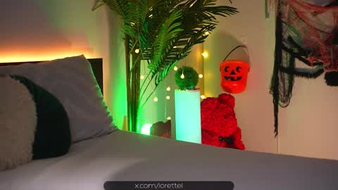 Snapshot of lorettelorenaa chatting on 10/25/25, 05:15 LoretteLorena online show from 10/25/25, 05:15