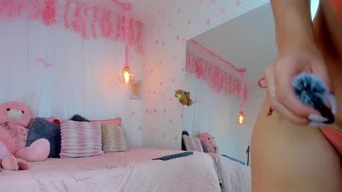 Snapshot of lori_evans1 chatting on 01/18/26, 03:54 Lori Evans online show from 01/18/26, 03:54