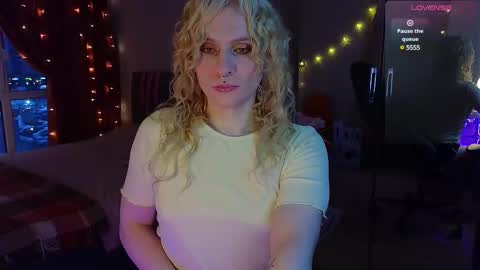 Lori -----------------------------------    online show from 03/02/25, 03:27