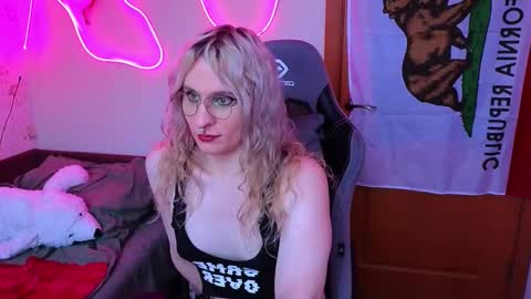 Snapshot of lori_myaf chatting on 02/11/26, 02:00 Lori ----------------------------------- online show from 02/11/26, 02:00