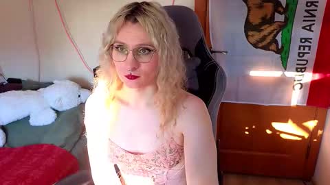 Snapshot of lori_myaf chatting on 02/18/26, 12:23 Lori ----------------------------------- online show from 02/18/26, 12:23