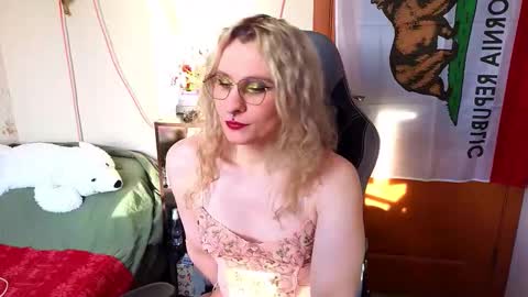 Snapshot of lori_myaf chatting on 02/21/26, 01:12 Lori ----------------------------------- online show from 02/21/26, 01:12