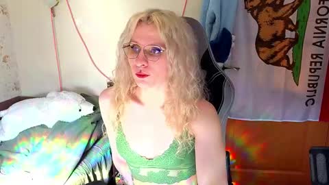 Snapshot of lori_myaf chatting on 04/02/26, 01:20 Lori ----------------------------------- online show from 04/02/26, 01:20