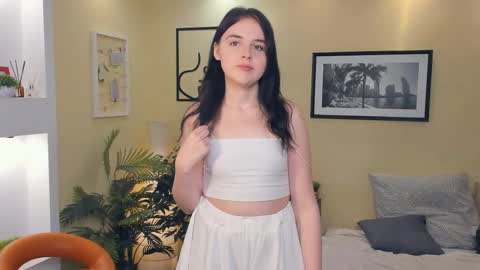 Lori online show from 10/21/25, 07:42