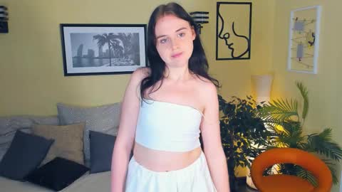 Lori online show from 10/23/25, 07:40