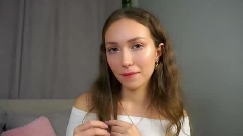 Snapshot of loriamarzinske chatting on 09/11/25, 08:31 Naomi online show from 09/11/25, 08:31