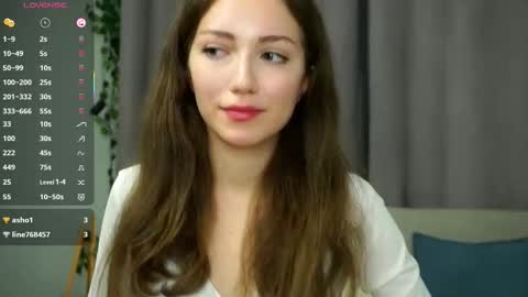 Snapshot of loriamarzinske chatting on 10/03/25, 09:34 Naomi online show from 10/03/25, 09:34