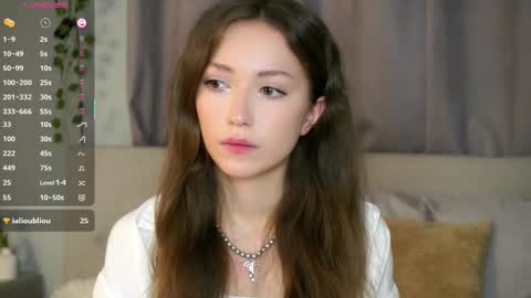 Snapshot of loriamarzinske chatting on 10/11/25, 10:08 Naomi online show from 10/11/25, 10:08