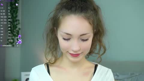 Snapshot of loriamarzinske chatting on 11/05/25, 10:43 Naomi online show from 11/05/25, 10:43