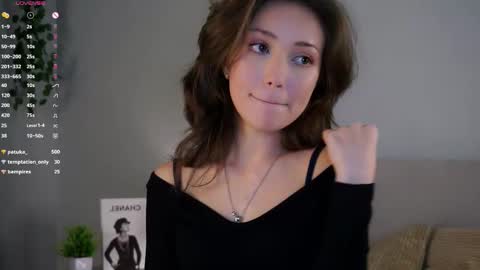 Snapshot of loriamarzinske chatting on 11/18/25, 09:30 Naomi online show from 11/18/25, 09:30