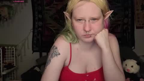Snapshot of loricritter2 chatting on 05/16/26, 12:18 Lori Critter online show from 05/16/26, 12:18