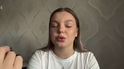 Snapshot of lorindachagolla chatting on 07/05/26, 01:29 Olivia online show from 07/05/26, 01:29