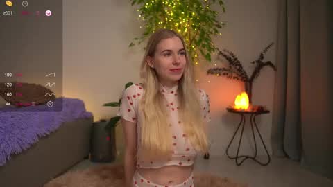 Lorrie online show from 12/10/24, 02:28