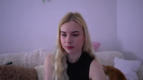 Snapshot of lorrie_love_story chatting on 04/05/26, 11:40 Lorrie online show from 04/05/26, 11:40