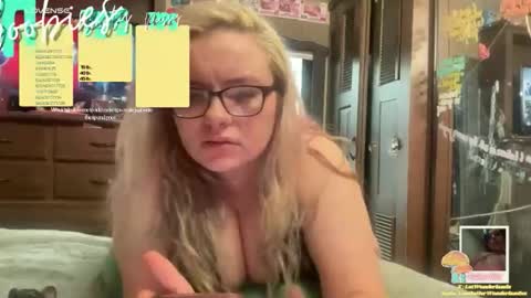 Snapshot of lostinherwonderland chatting on 11/13/25, 09:25 LostInHerWonderlan online show from 11/13/25, 09:25