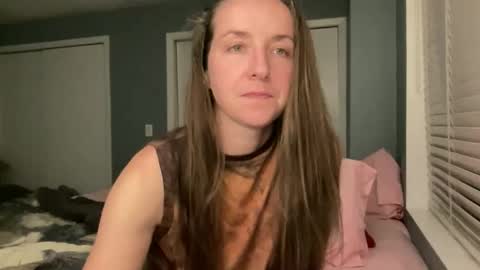 Snapshot of lothlori chatting on 03/26/26, 12:28 lothlori online show from 03/26/26, 12:28