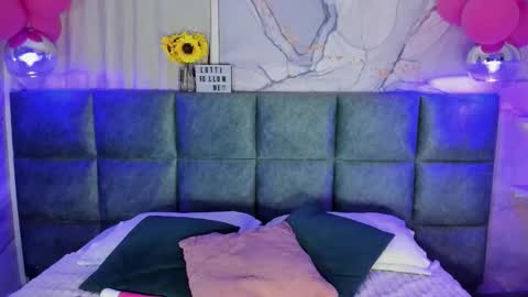 Snapshot of lotti_carter chatting on 09/25/25, 11:36 Lotti online show from 09/25/25, 11:36