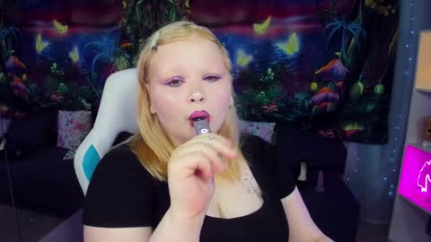 Snapshot of lottieparker chatting on 05/28/26, 08:55 Lottie online show from 05/28/26, 08:55
