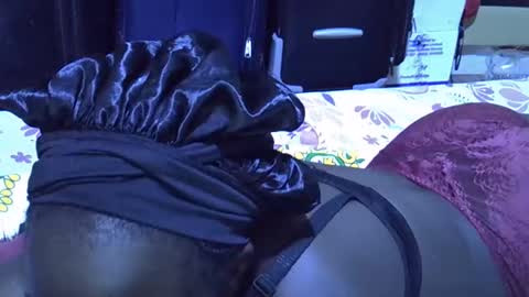 lotty_lavilla online show from 12/20/25, 08:43