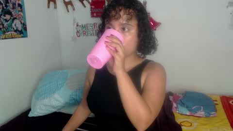 Snapshot of lou_cuteee chatting on 12/30/24, 01:48 lou_cuteee online show from 12/30/24, 01:48