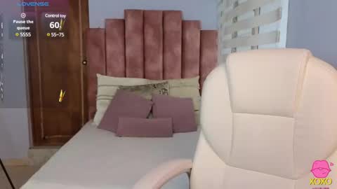 Snapshot of lou_rosse chatting on 01/09/25, 08:01 Lou Rosse online show from 01/09/25, 08:01