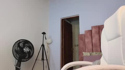 Snapshot of lou_rosse chatting on 02/11/25, 08:31 Lou Rosse online show from 02/11/25, 08:31