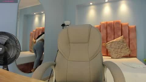 Snapshot of lou_rosse chatting on 04/06/26, 08:54 Lou Rosse online show from 04/06/26, 08:54