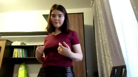 Snapshot of loudeguise chatting on 05/10/26, 08:08 Esma online show from 05/10/26, 08:08