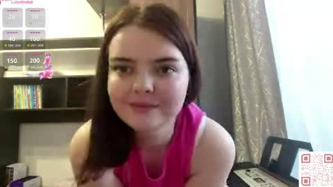 Snapshot of loudeguise chatting on 05/24/26, 08:19 Esma online show from 05/24/26, 08:19