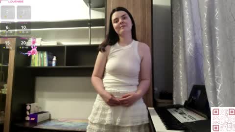 Snapshot of loudeguise chatting on 06/08/26, 11:43 Esma online show from 06/08/26, 11:43