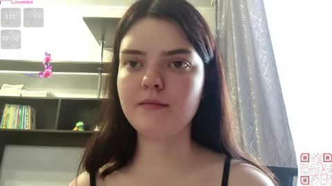 Snapshot of loudeguise chatting on 06/17/26, 06:27 Esma online show from 06/17/26, 06:27
