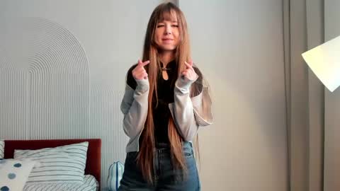 Snapshot of louettakarn chatting on 05/09/26, 09:36 Sade online show from 05/09/26, 09:36