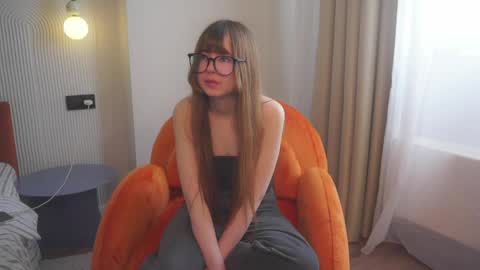 Snapshot of louettakarn chatting on 05/16/26, 10:36 Sade online show from 05/16/26, 10:36