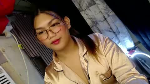 Snapshot of louheart chatting on 12/20/24, 10:43 Sweet online show from 12/20/24, 10:43