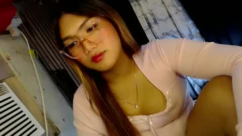 Snapshot of louheart chatting on 12/21/24, 05:07 Sweet online show from 12/21/24, 05:07