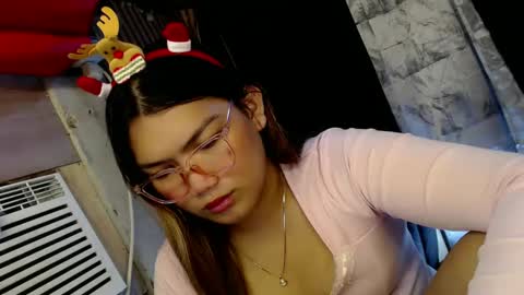 Snapshot of louheart chatting on 12/28/24, 12:24 Sweet online show from 12/28/24, 12:24