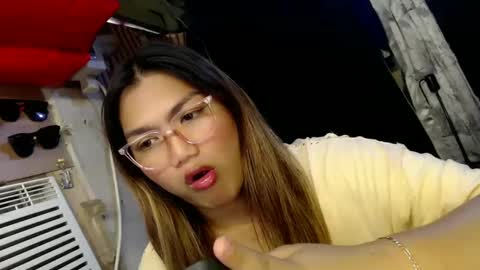 Snapshot of louheart chatting on 01/08/25, 05:05 Sweet online show from 01/08/25, 05:05