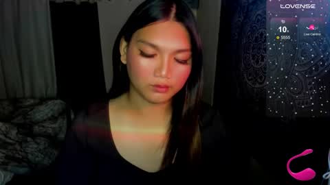 Snapshot of louheart chatting on 12/16/25, 01:27 Sweet online show from 12/16/25, 01:27