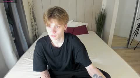 louie_evans online show from 12/21/25, 08:49