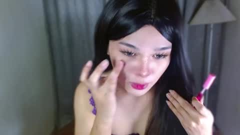 Snapshot of louilalicious chatting on 10/15/25, 01:17 louilalicious online show from 10/15/25, 01:17