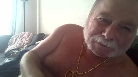 louis_chokdee online show from 09/21/25, 04:08