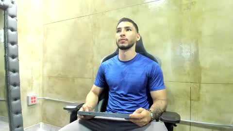 Louis online show from 03/04/25, 07:11